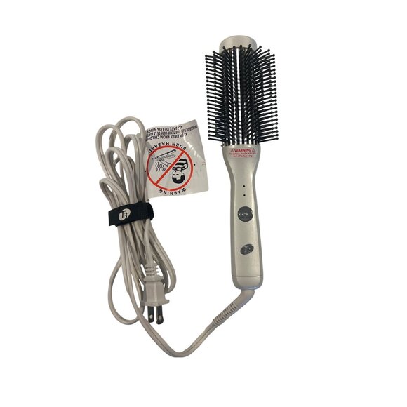 T3 Volumizing Heat Brush Model 76600 - Picture 1 of 4